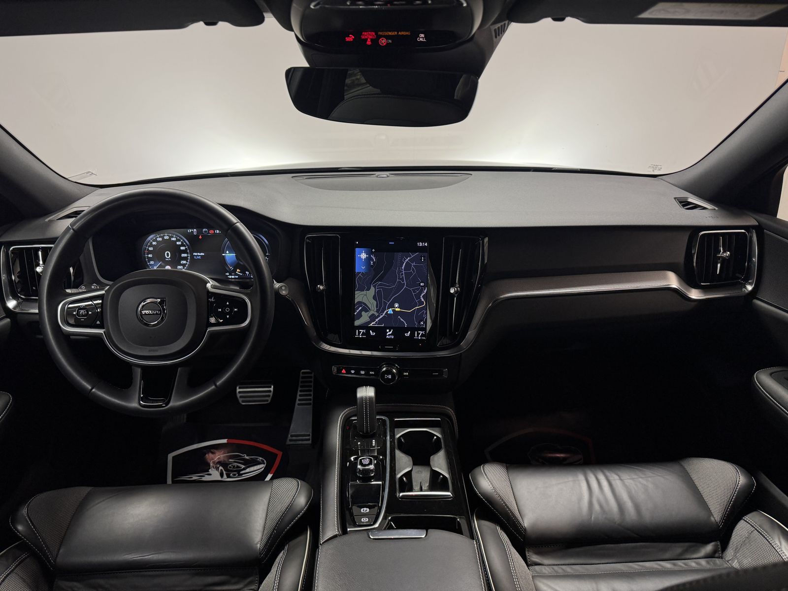 Volvo V60 R Design Recharge Plug-In Hybrid AWD