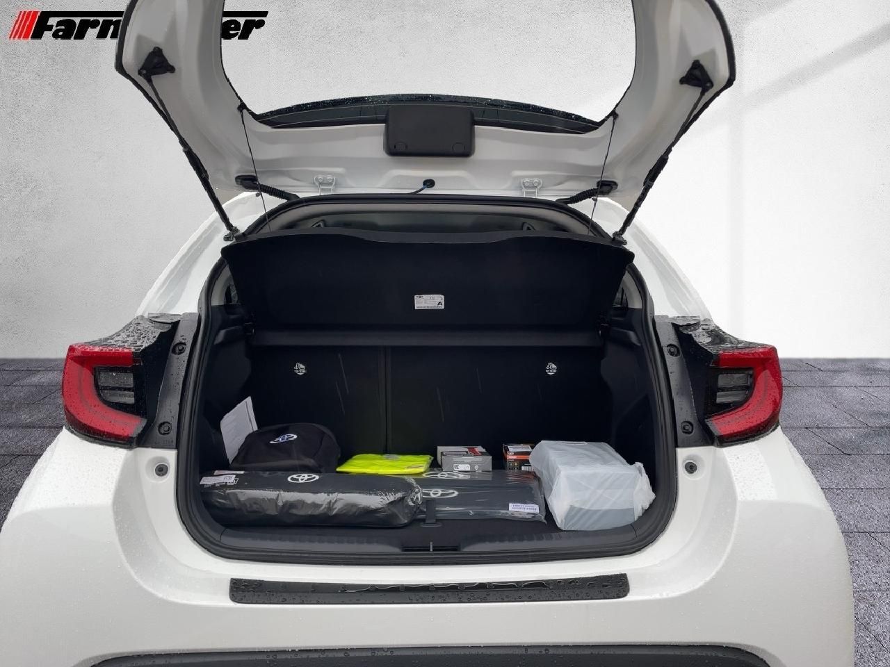 Toyota Yaris 1,5 Hybrid Teamplayer *Comfort-Paket*