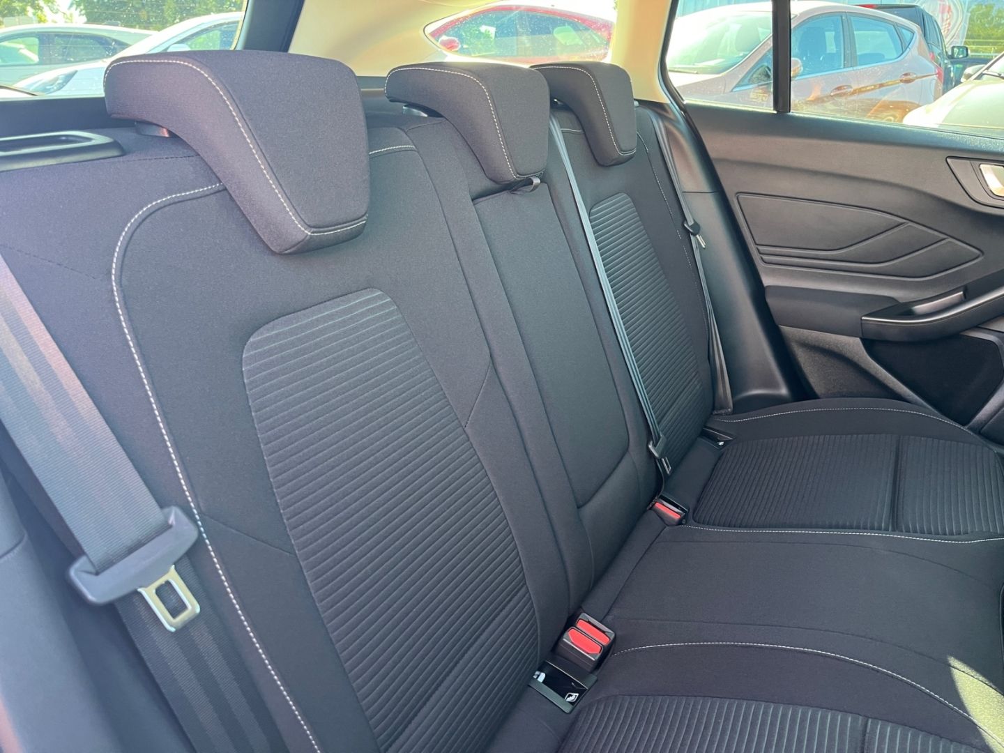 Ford Focus Turnier Titanium X Ganzj.-Reifen Winterpak