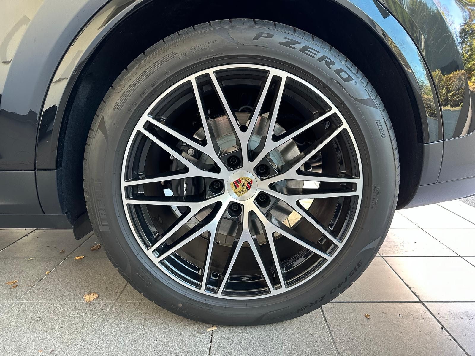 Porsche Cayenne Coupe Hybrid Facelift/sw-grün/14W/Mtx/21