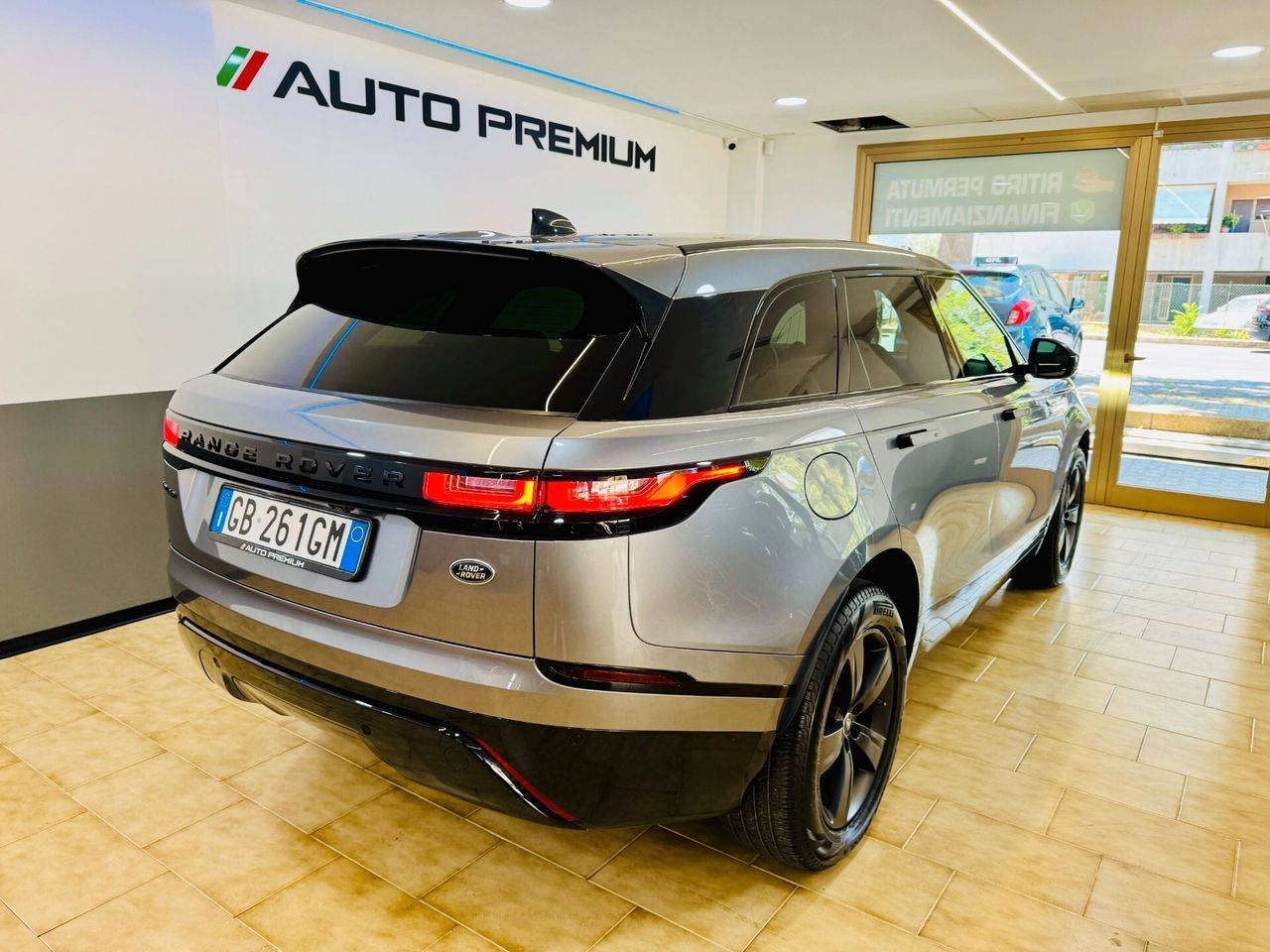 Range Rover Velar 2.0D - Samsaru's Car Outlet