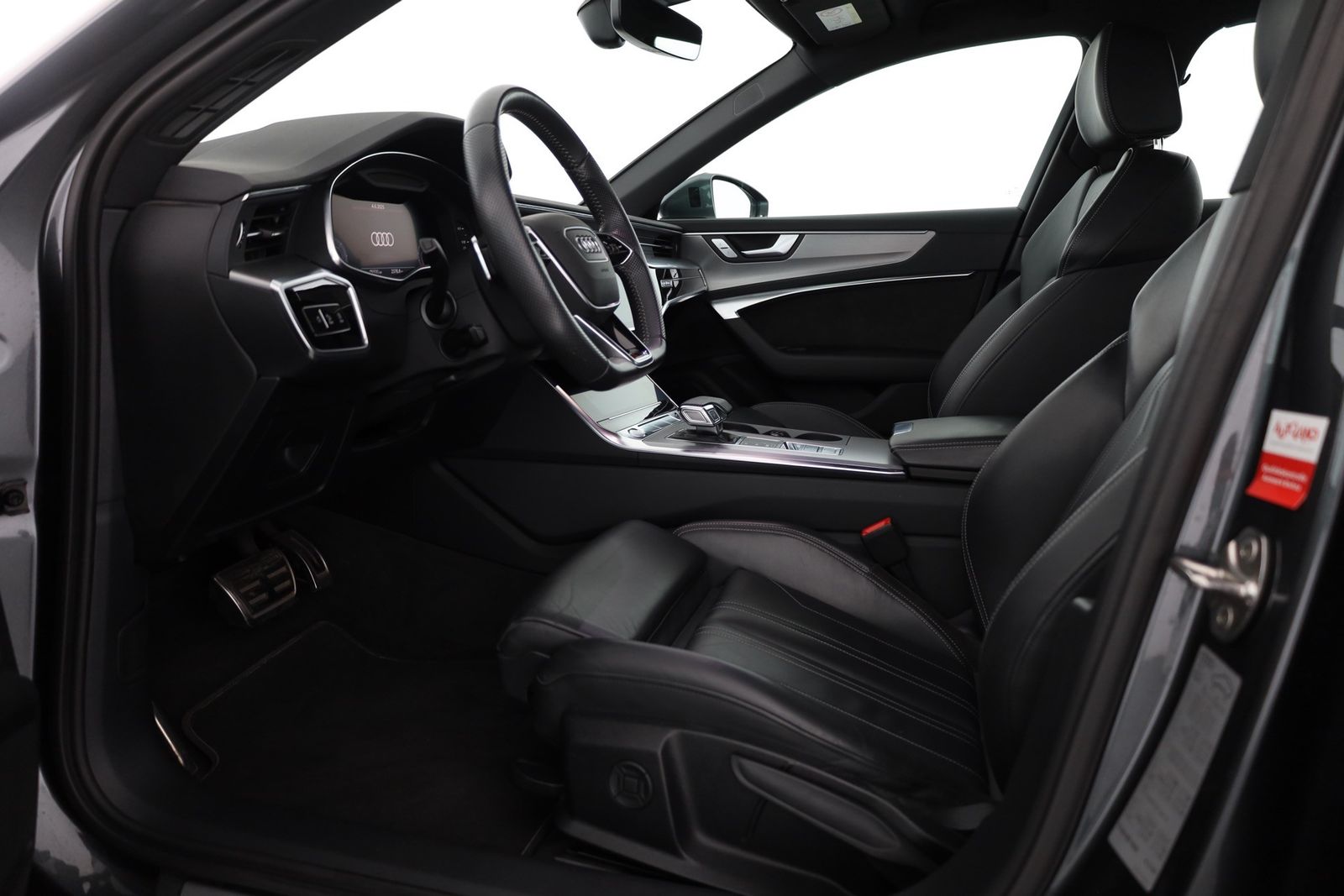 Audi A6 Avant 40 TDI quattro S line - Samsaru's Car Outlet