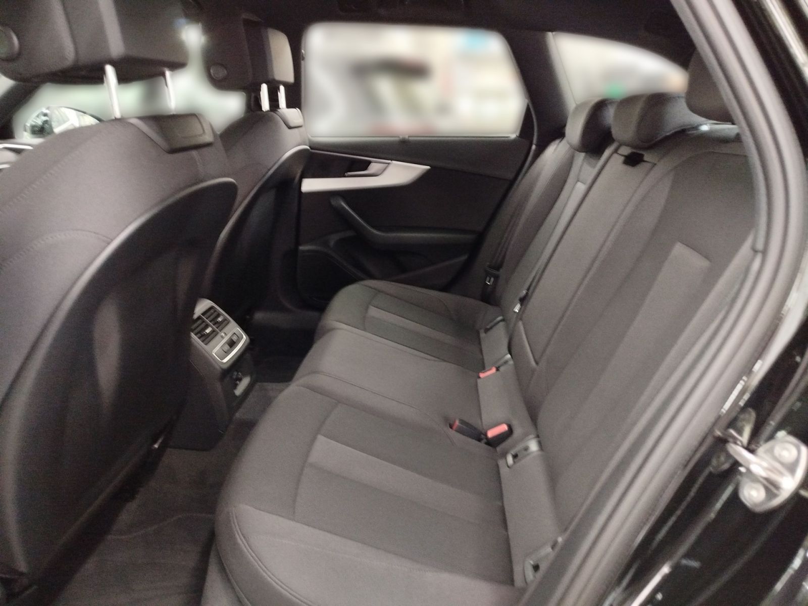 Audi A4 Avant 35 TFSI S tronic advanced - Samsaru's Car Outlet