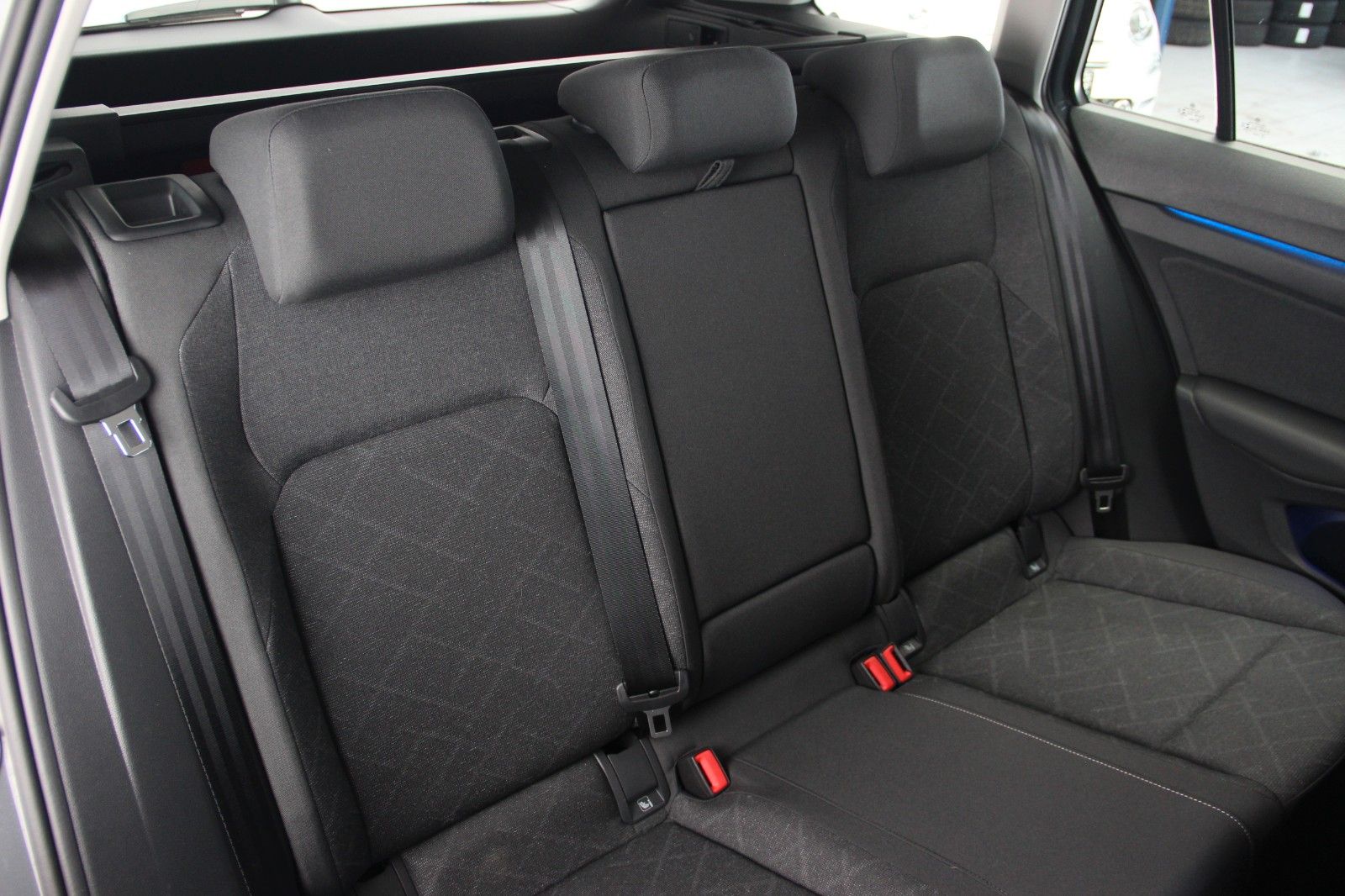 Volkswagen Golf 8 1.5 TSI Life - Samsaru's Car Outlet