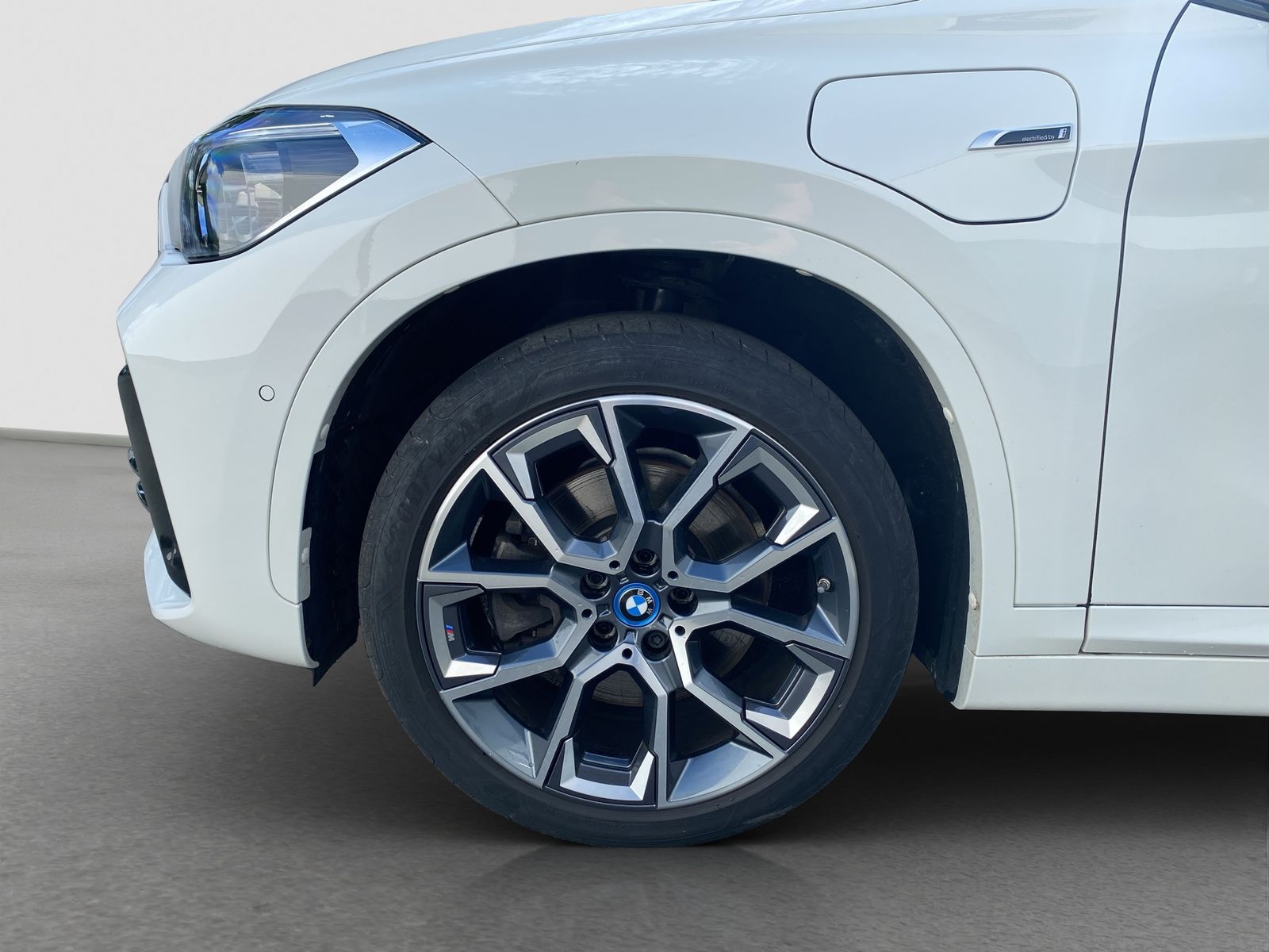 BMW X1 xDrive25e M-Sport - Samsaru's Car Outlet