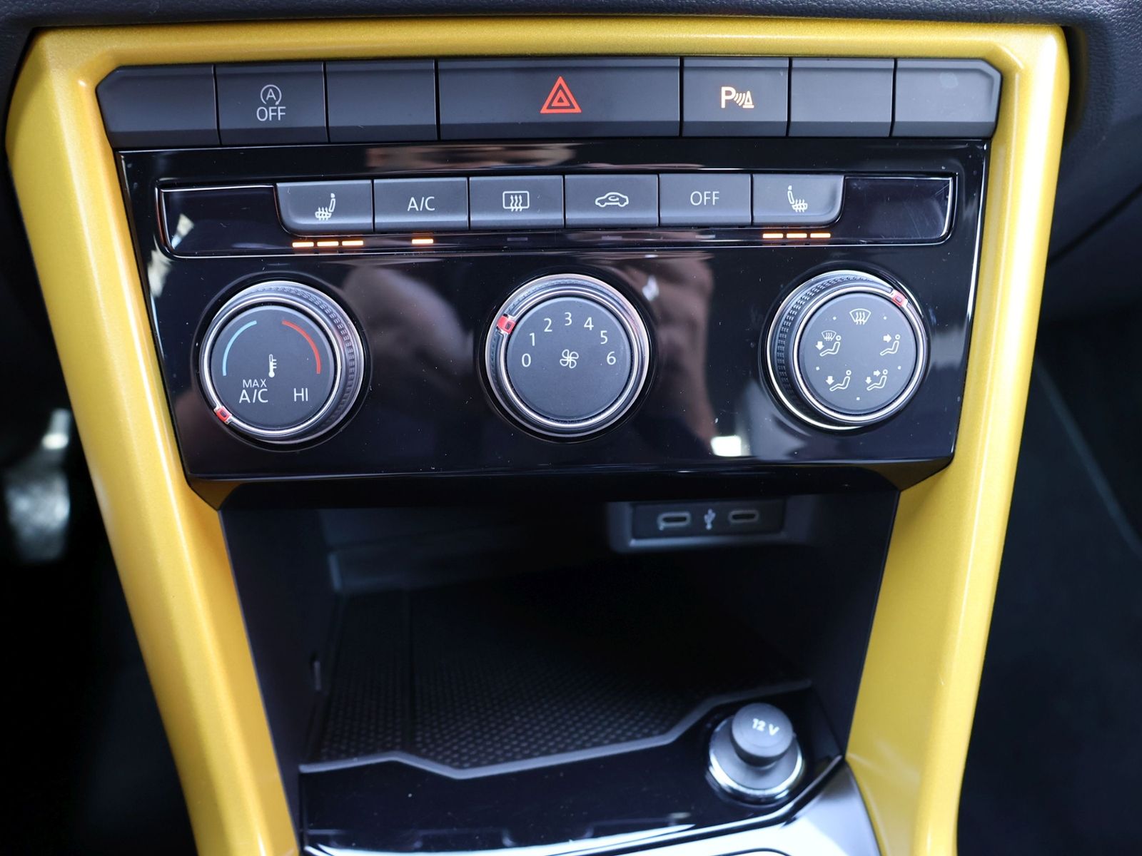 Volkswagen T-Roc Style - Samsaru's Car Outlet