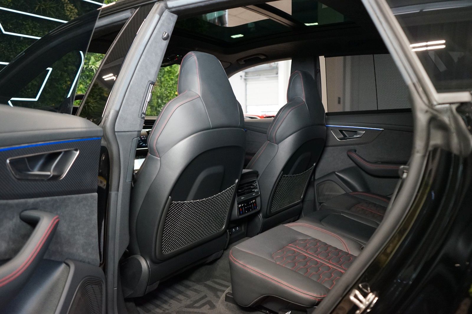 Audi RSQ8*MATRIX*MASSAGE*WARRANTY*HUD*B&O*111.818€NET