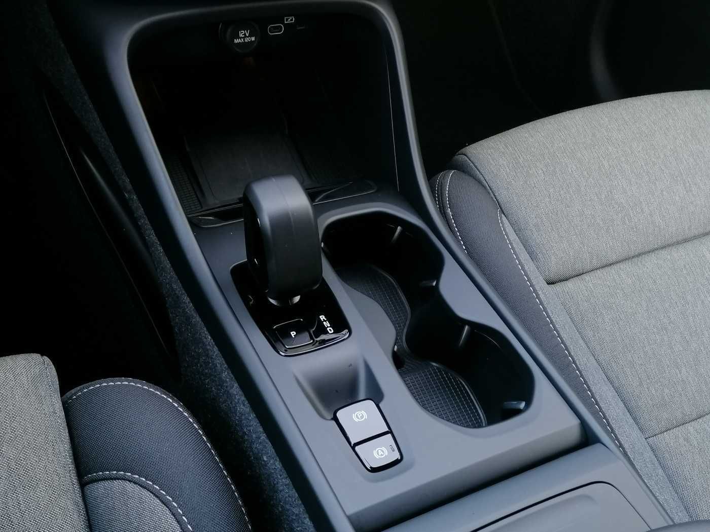 Volvo XC40 B3 2WD Core, AHK uvm.