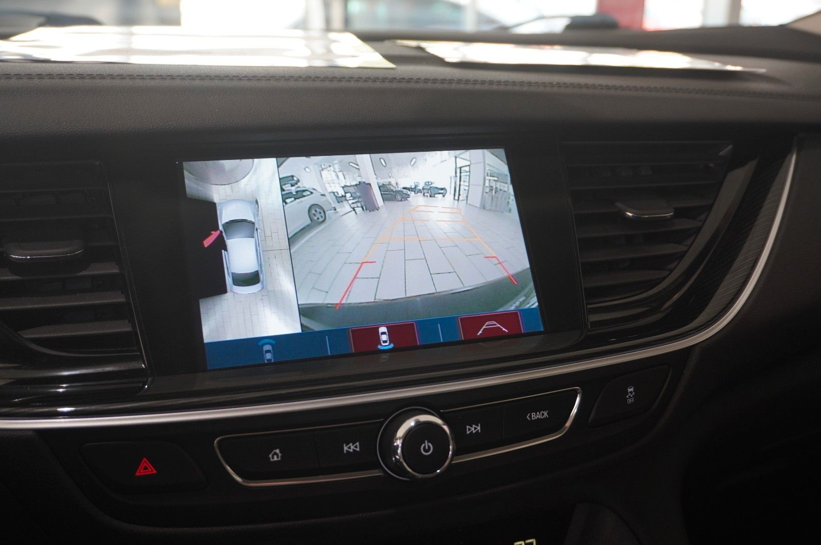 Opel Insignia B ST 2.0D INNOV. 4X4 - Samsaru's Car Outlet