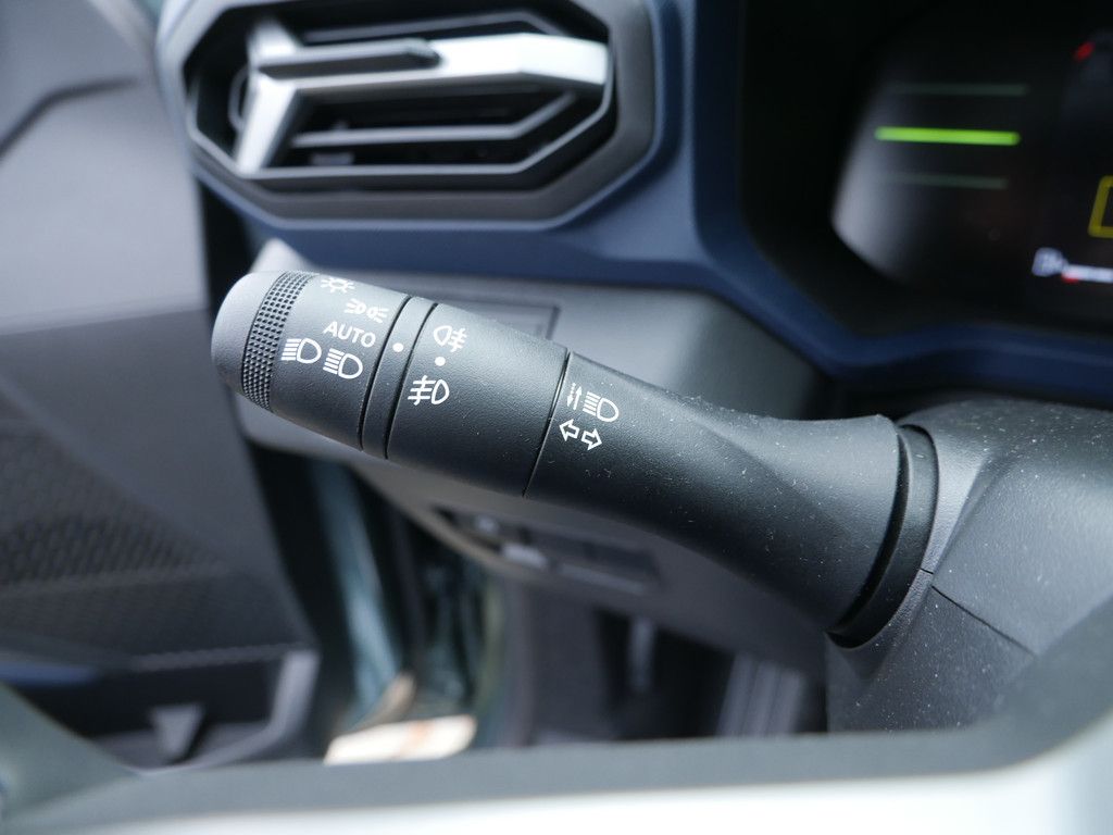 Dacia Duster Journey HYBRID 140 - Samsaru's Car Outlet