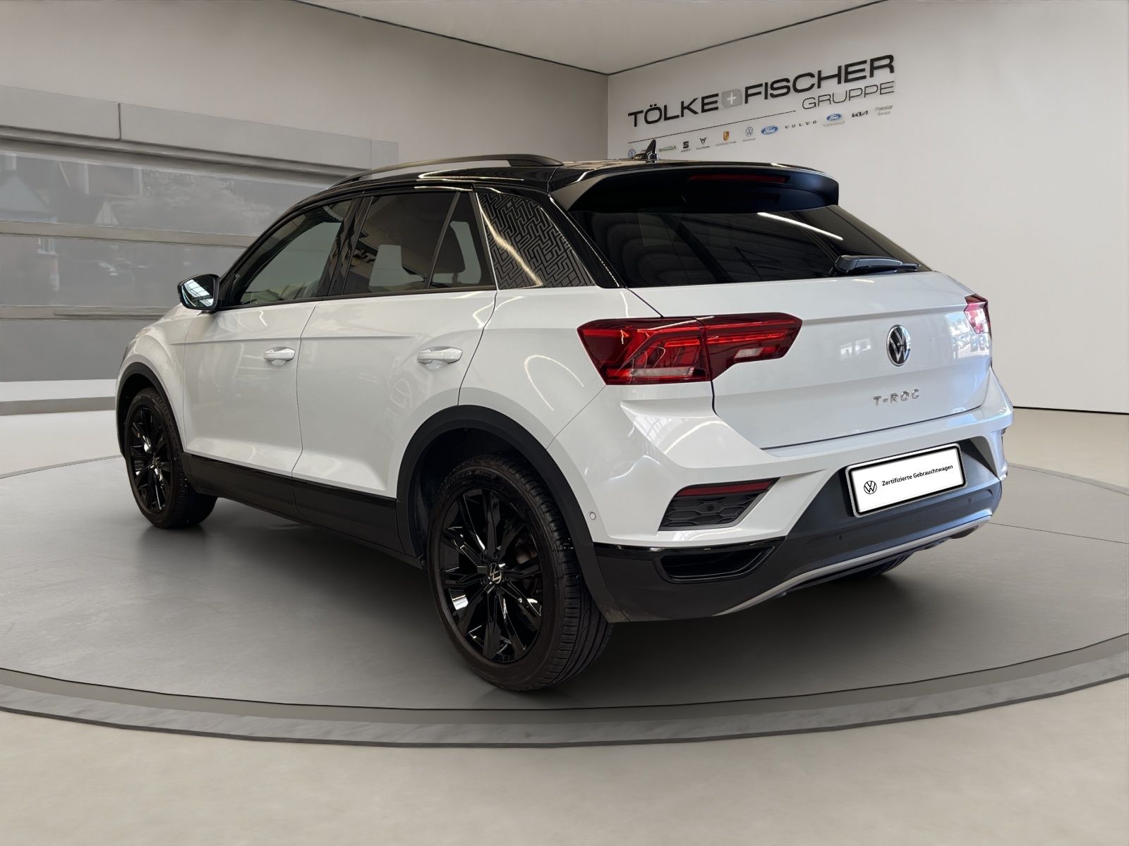 Volkswagen T-Roc 1.5 TSI Sport - Samsaru's Car Outlet