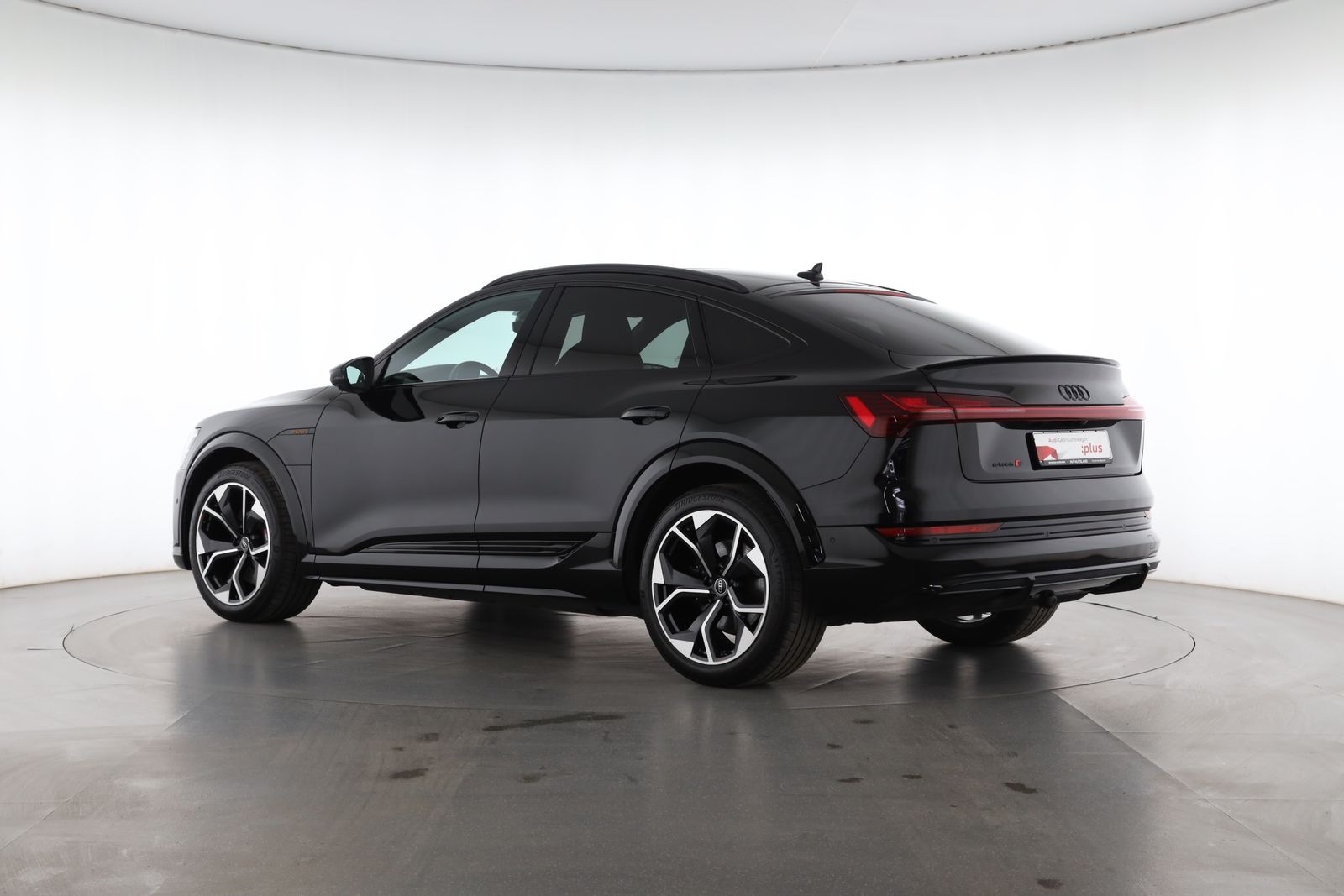 Audi e-tron S Sportback quattro S line | AHK | PANORA