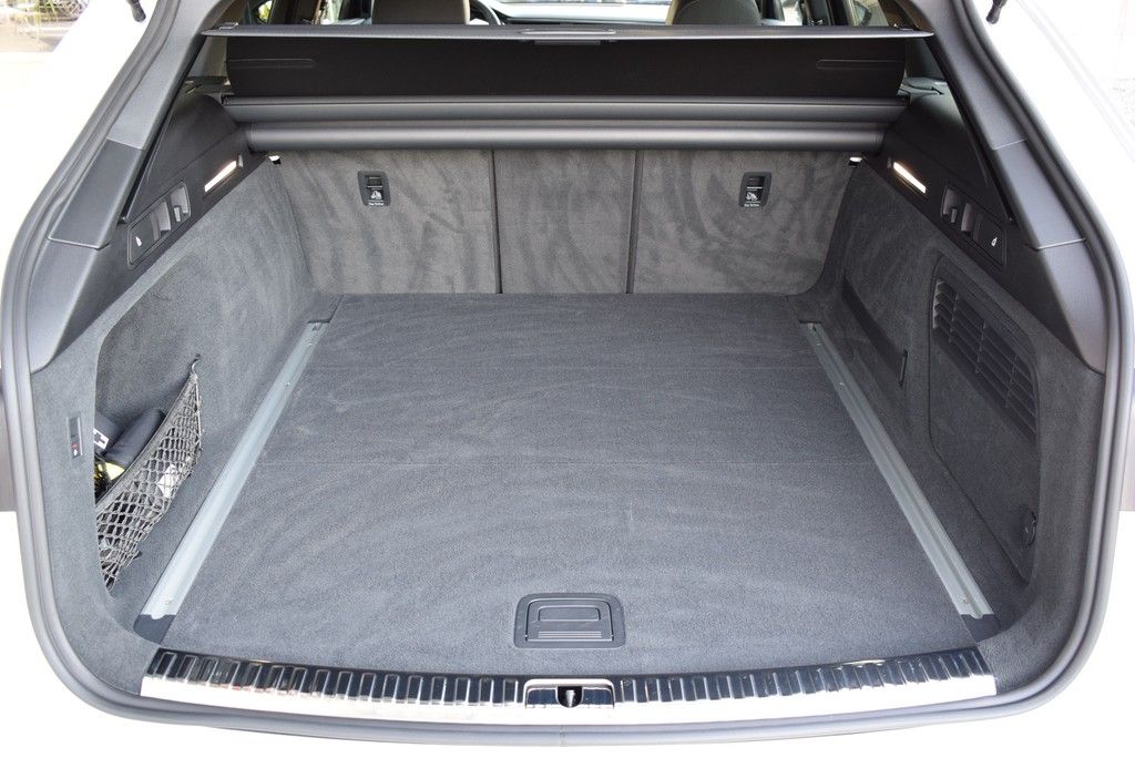 Audi A6 Avant 45 TFSI quattro S-line - Samsaru's Car Outlet