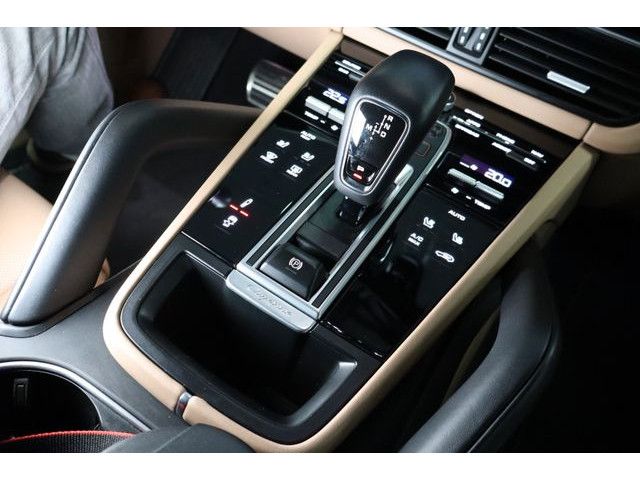 Porsche Cayenne GTS Head-Up Massage Standh. Panorama DAB