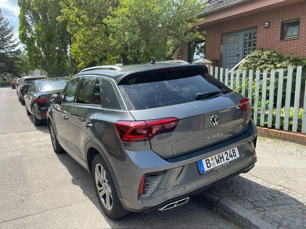 Volkswagen T-Roc 1.5 TSI R-Line - Samsaru's Car Outlet