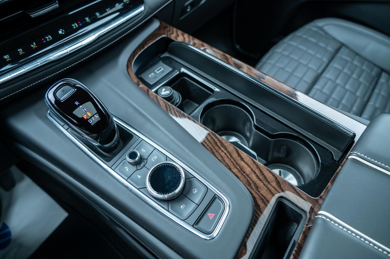 Cadillac Escalade 6,2l Sport Platinum,Nachtsicht,Luft,LPG