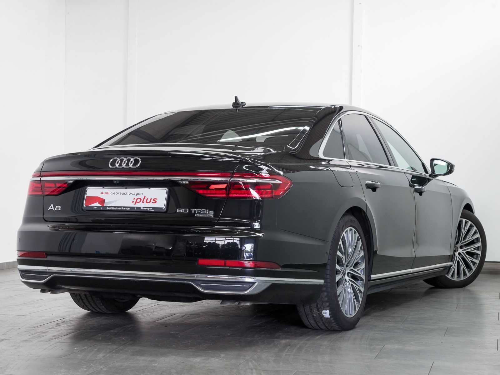 Audi A8 60 TFSIe Q LM20 - Samsaru's Car Outlet