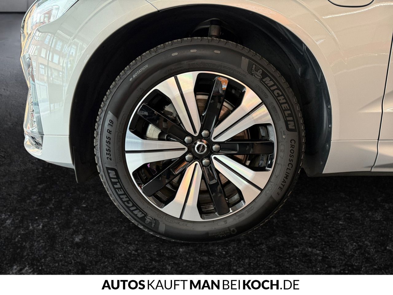 Volvo XC60 T6 Recharge AWD Plus PANO AHK STDHz V-LED!