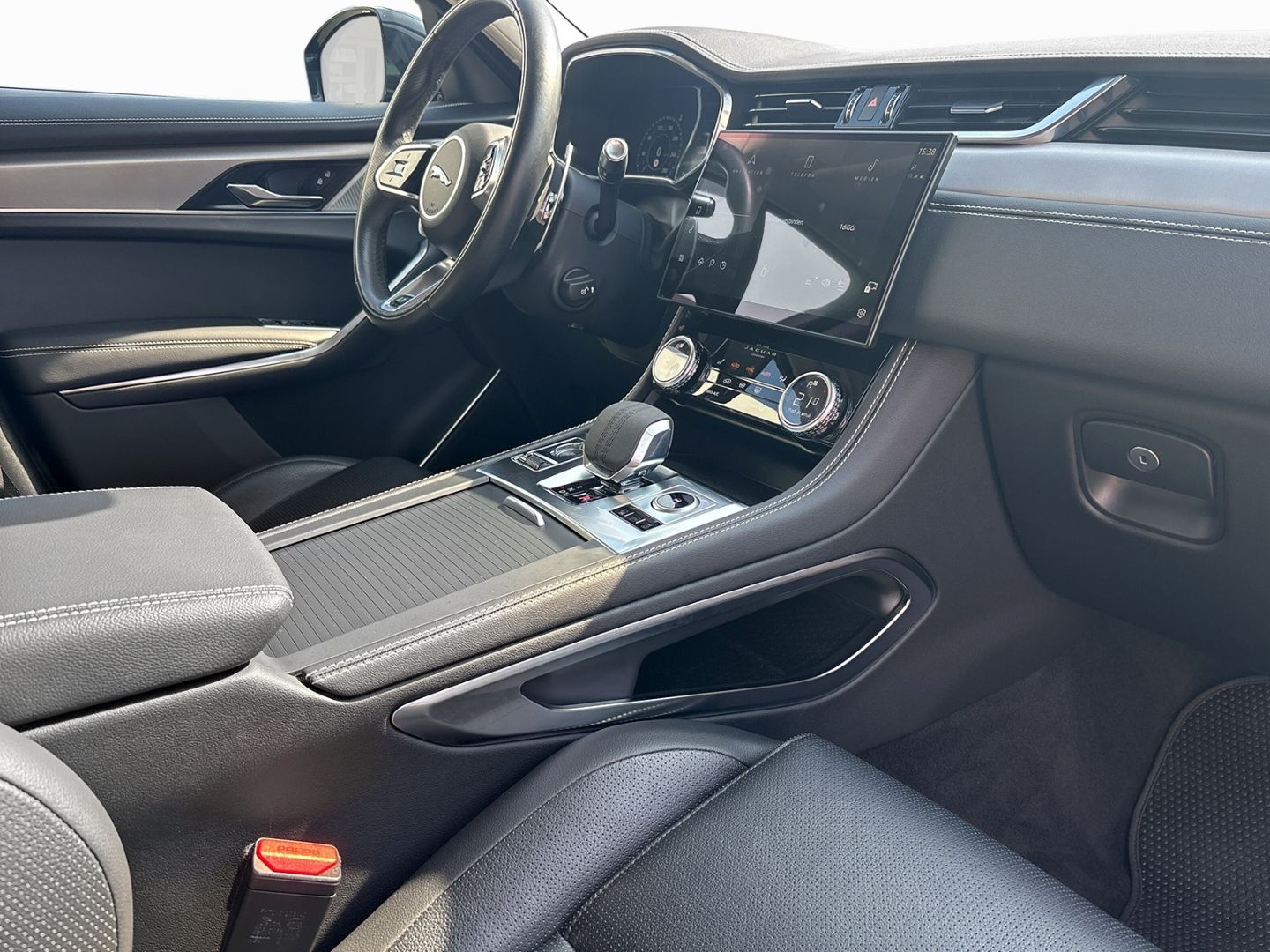 Jaguar F-Pace R-Dynamic S AWD Plug-In Hybrid P400e EU6d