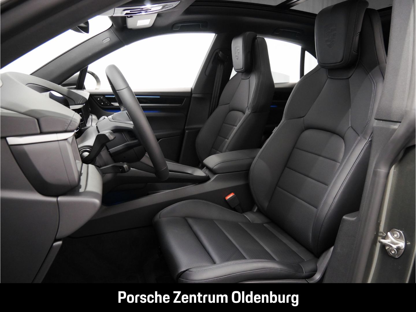 Porsche Macan Electric 4 Luftfed AHK BOSE Pano Matrix LE