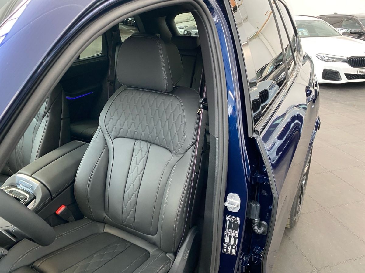 BMW X5 xDrive30d M Sport AHK KeyLess Pano STH H/K 22