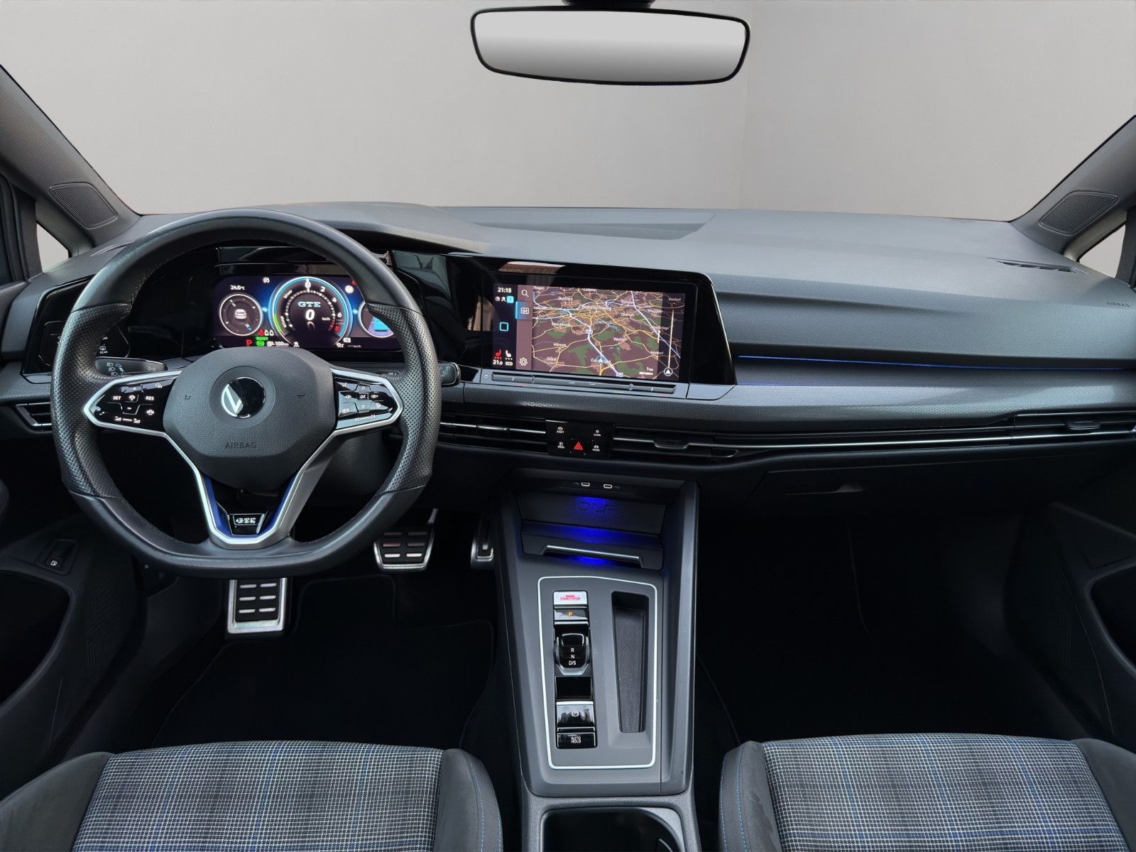 Volkswagen Golf VIII 1.4 TSI GTE DSG - Samsaru's Car Outlet