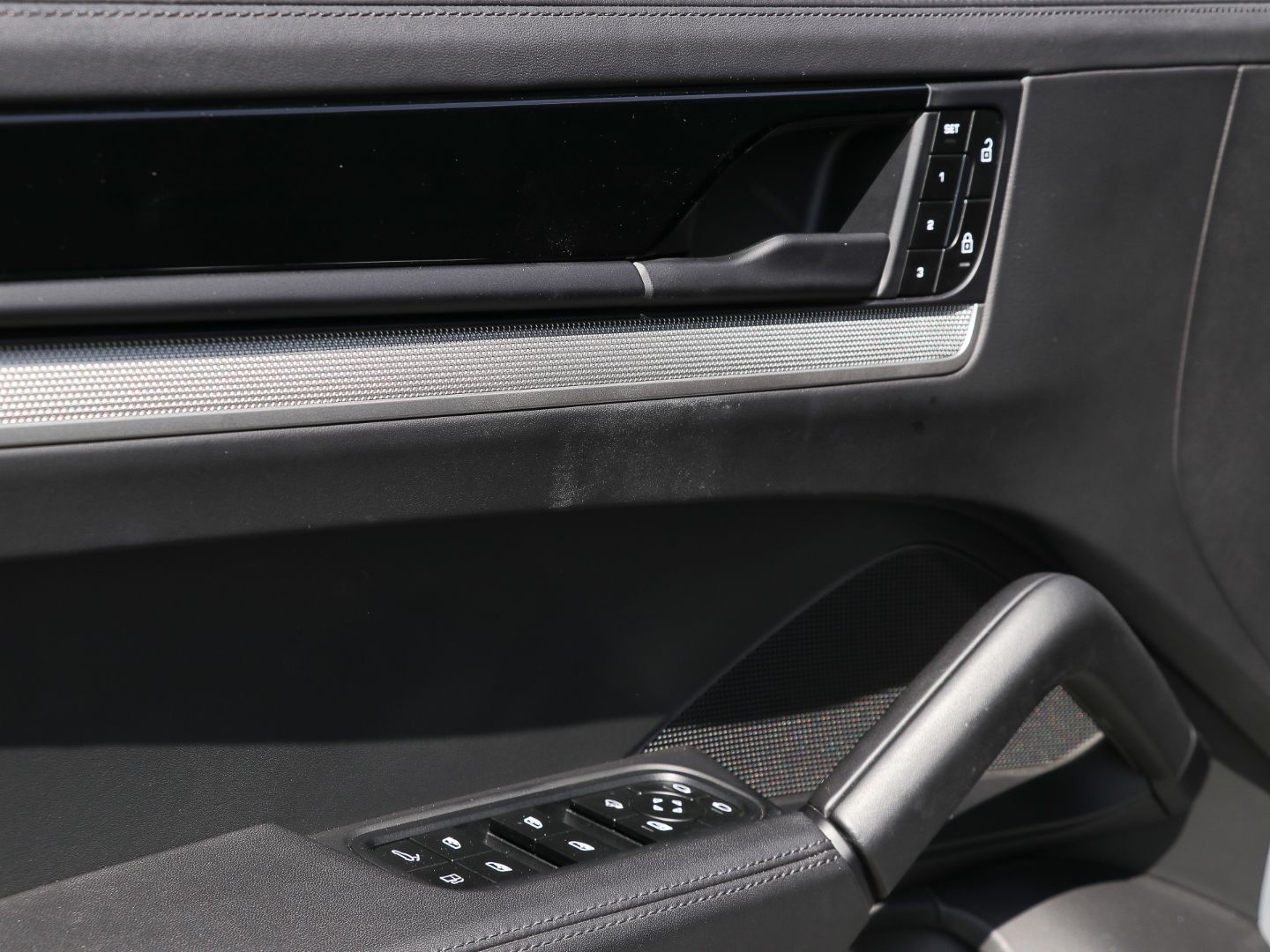 Porsche Cayenne E-Hybrid BOSE LED-Matrix Panoramadach