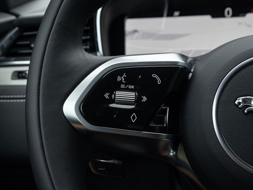Jaguar F-Pace P400e AWD R-Dynamic SE