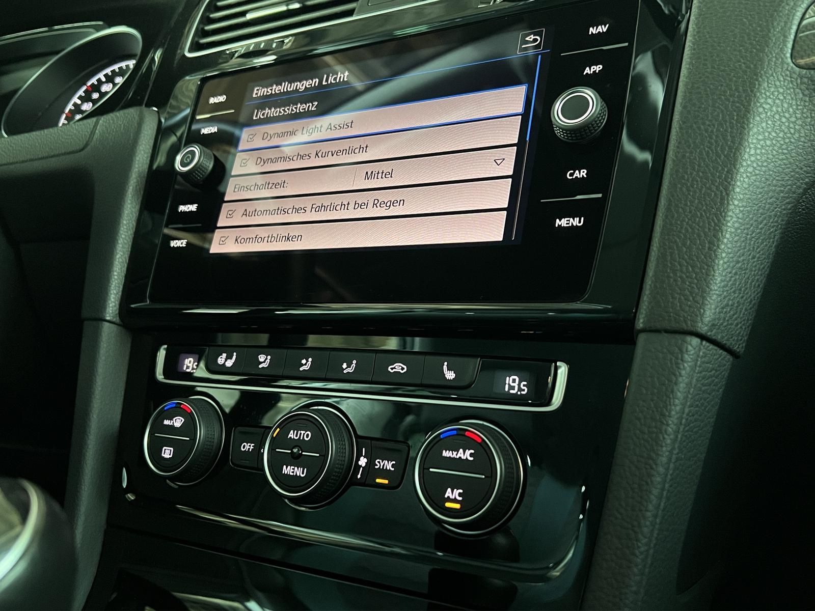 Volkswagen Golf VIII IQ.DRIVE - Samsaru's Car Outlet