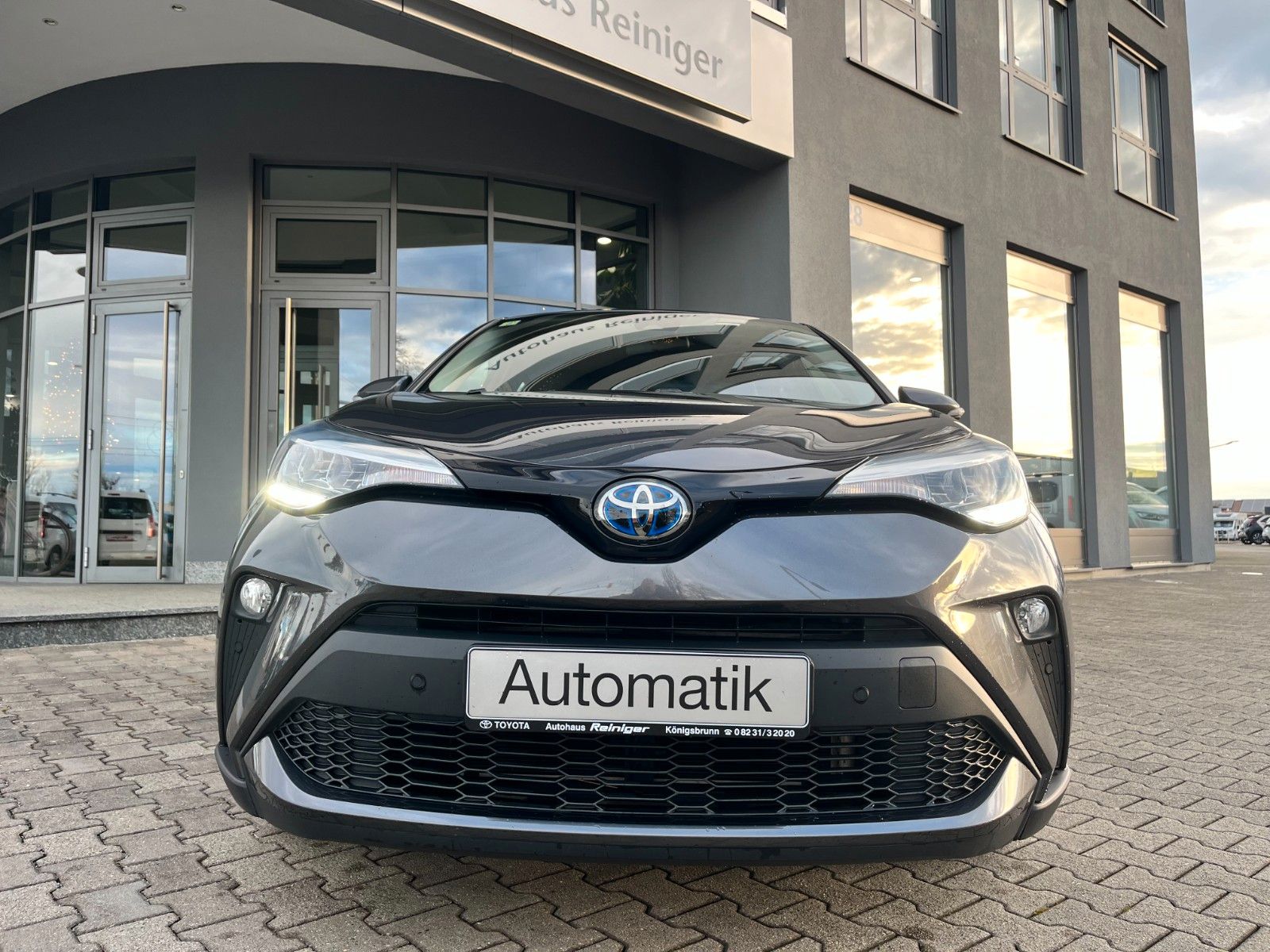 Toyota C-HR 1.8l VVT-i Hybrid - Samsaru's Car Outlet