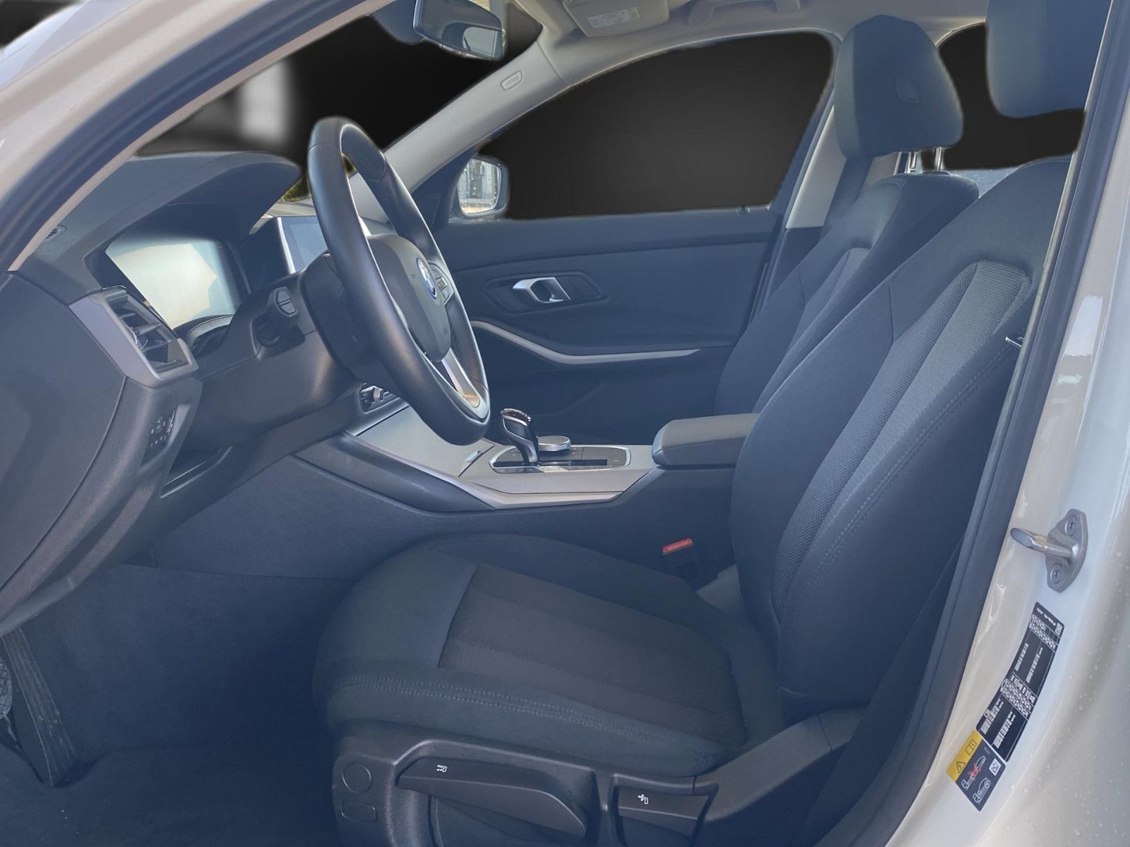 BMW 330 e - Samsaru's Car Outlet