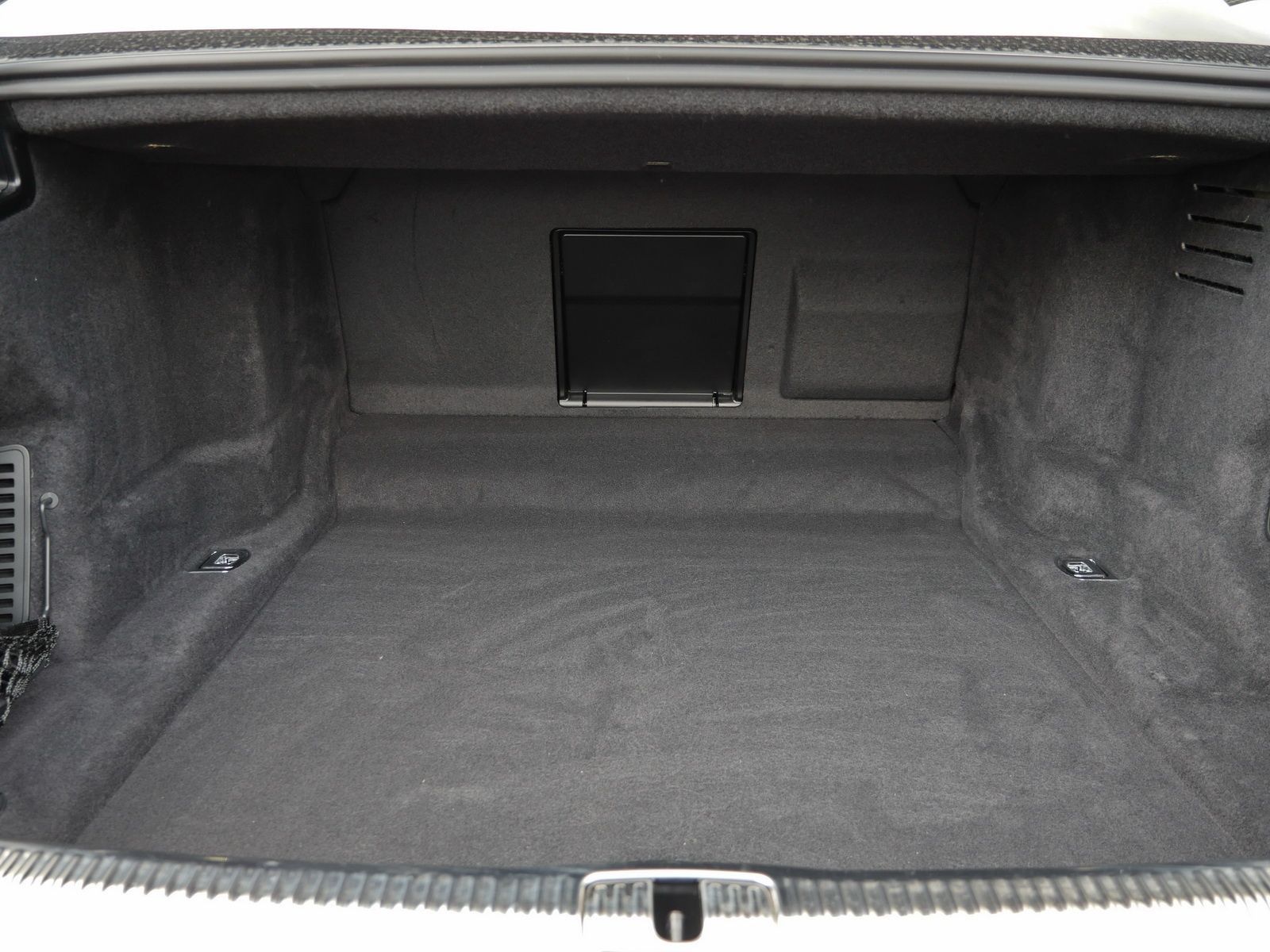 Audi A8 50 TDI qu. - Samsaru's Car Outlet