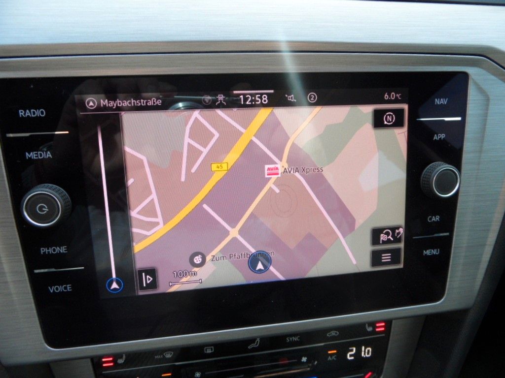 Volkswagen Passat 2.0 TDI SCR DSG - Samsaru's Car Outlet
