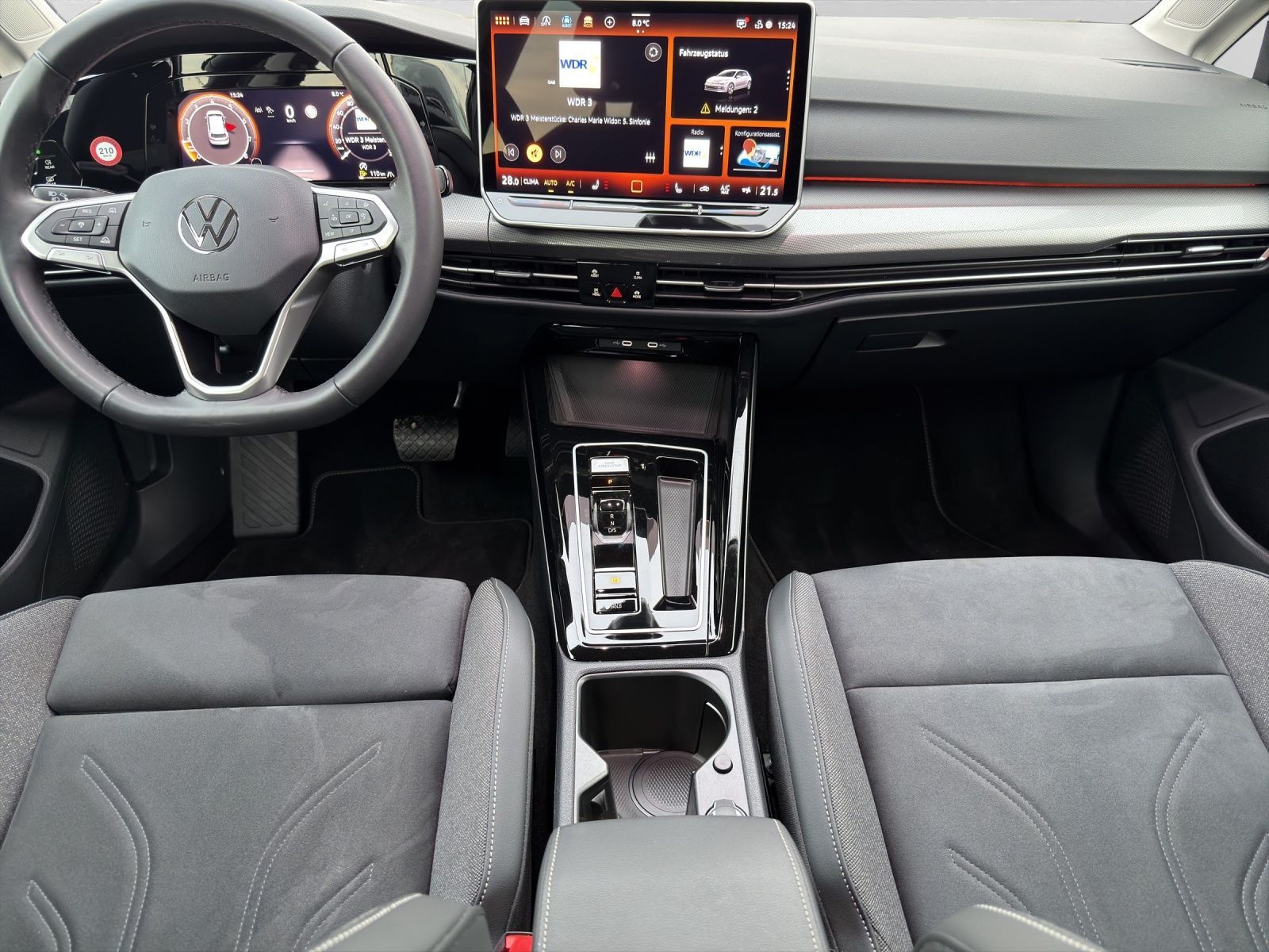 Volkswagen Golf 1.5 eTSI DSG STYLE MATRIX ASSIST AREAVIEW