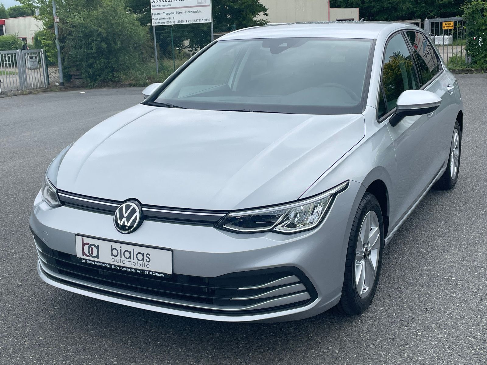 Volkswagen Golf VIII 1.5 TSI Lim. Life - Samsaru's Car Outlet