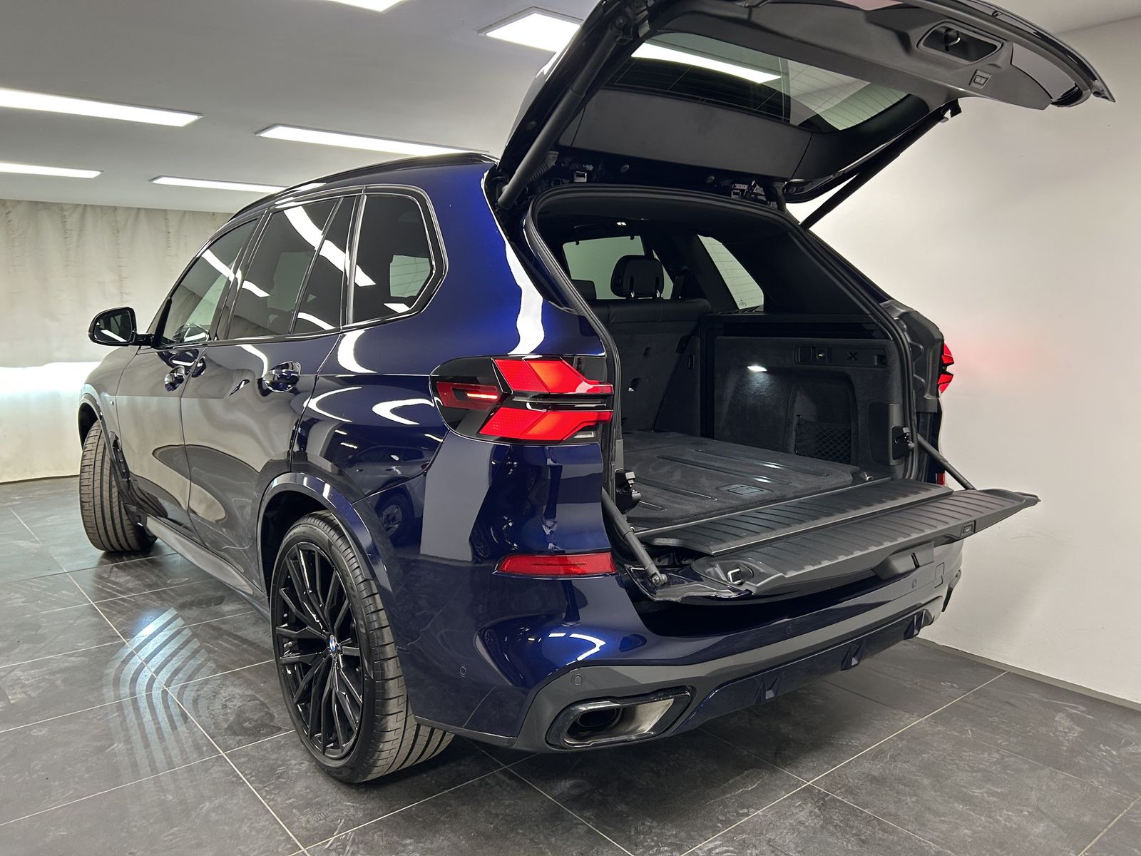 BMW X5 xDrive40d M Sportpaket Pro B&W Pano. AHK DAB