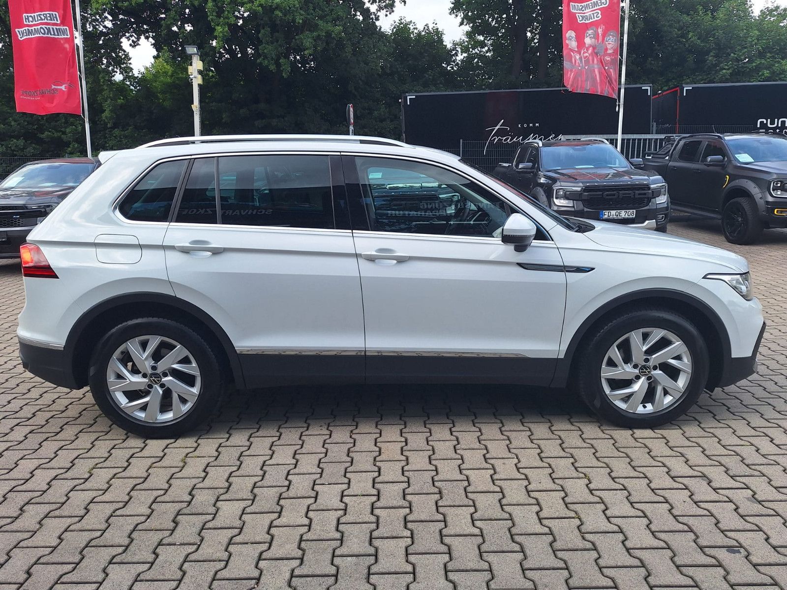 Volkswagen Tiguan 2.0 TDI United DSG - Samsaru's Car Outlet