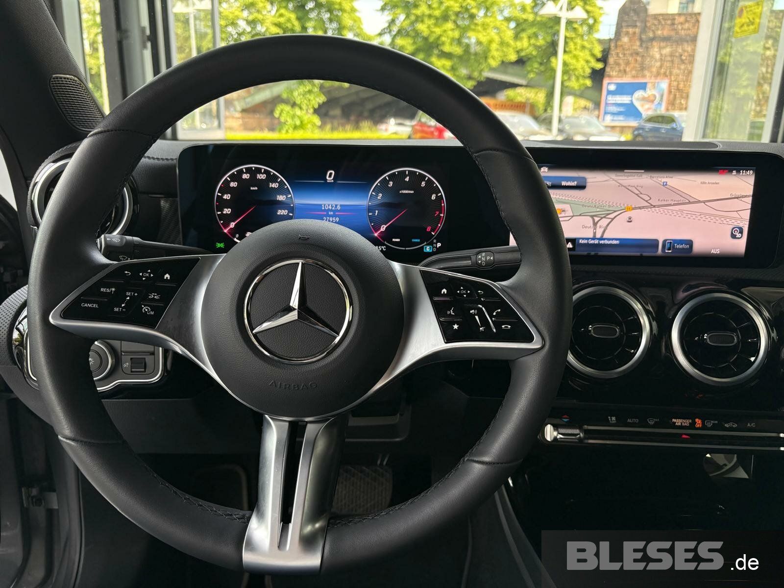 Mercedes-Benz CLA 180 Progressive - Samsaru's Car Outlet