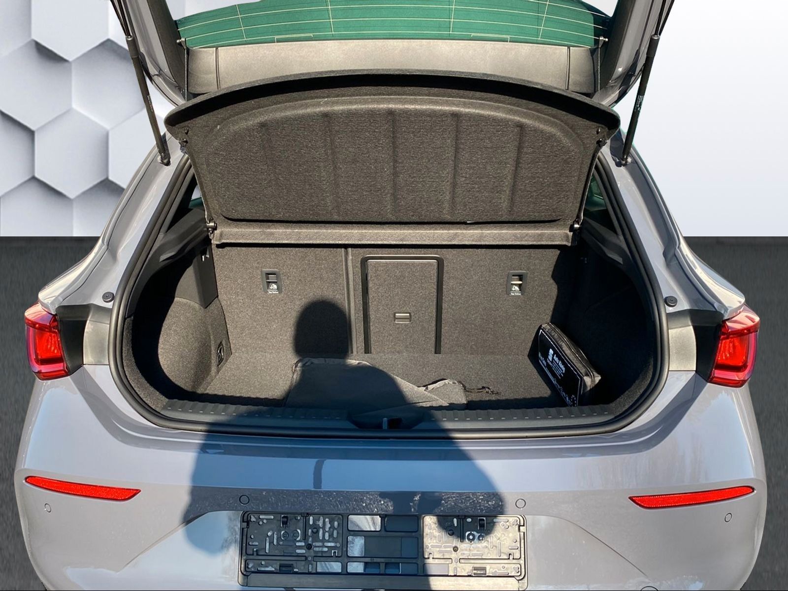 Cupra Leon 1.4 e-HYBRID VZ - Samsaru's Car Outlet