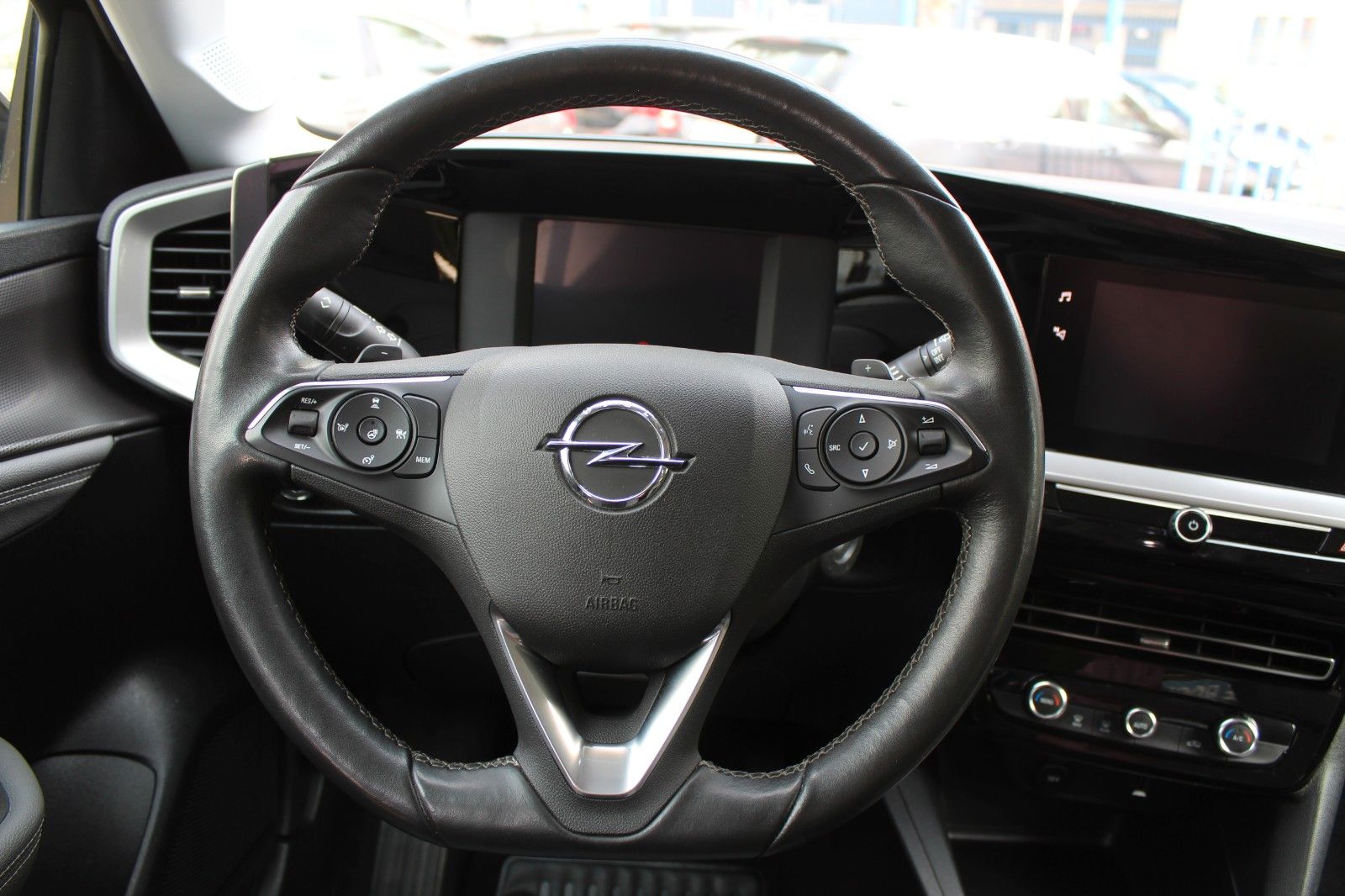 Opel Mokka Elegance - Samsaru's Car Outlet