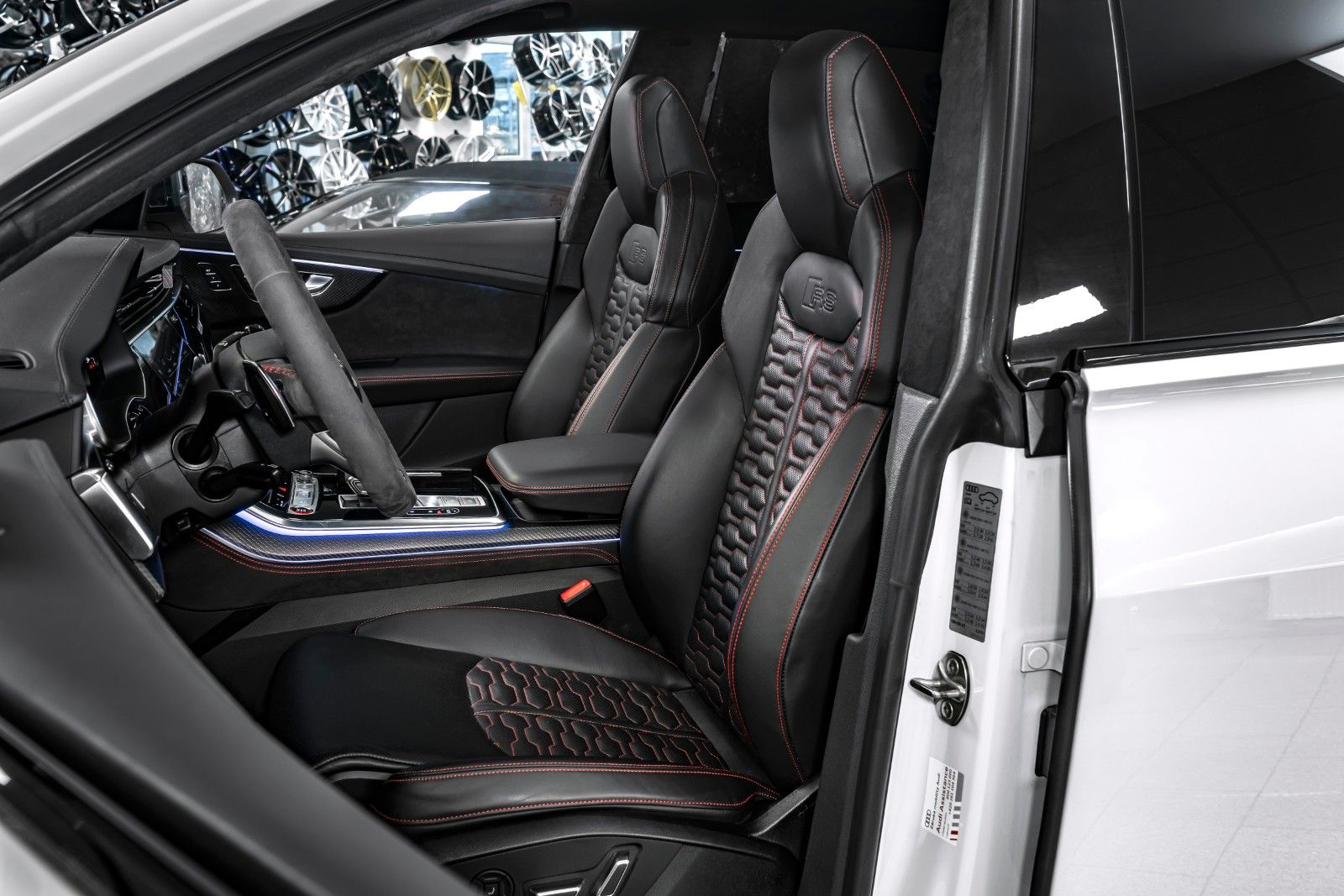 Audi RS Q8 CERAMIC/PPF/B&O/MATRIX/AUXILIARY/NIGHTVISI
