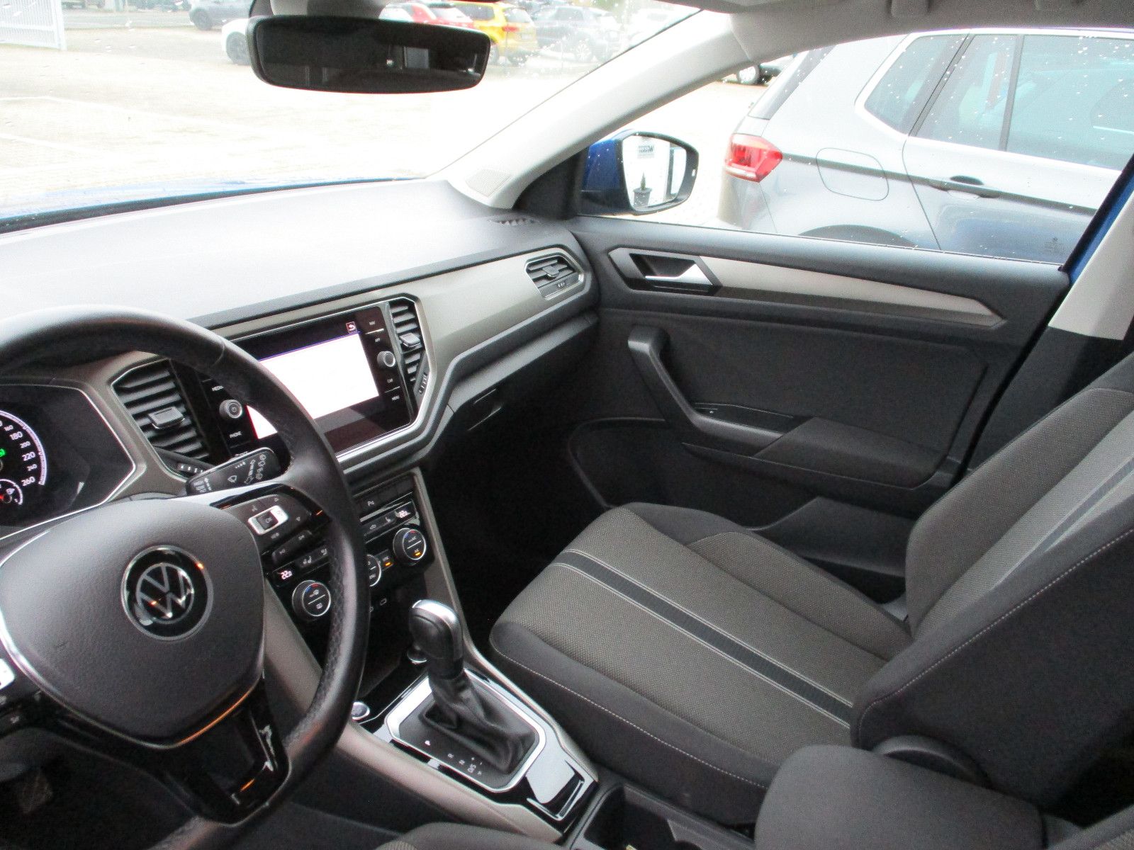 Volkswagen T-Roc Style DSG - Samsaru's Car Outlet