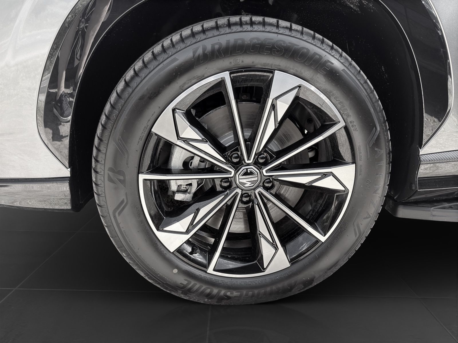 MG HS PHEV 1.5 Luxury Allwetter Reifen *Finanzierun
