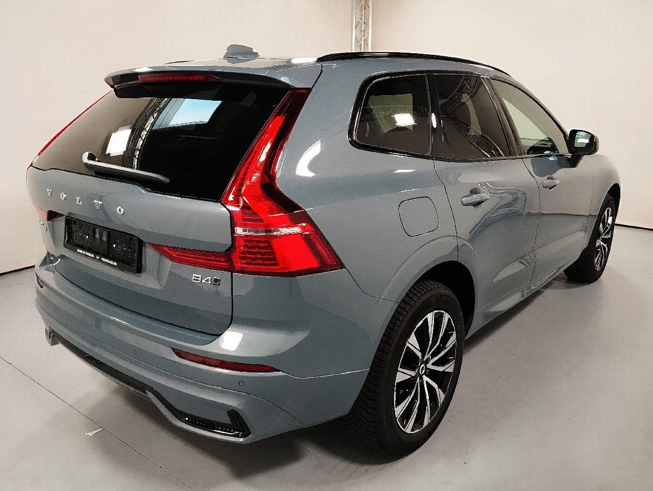 Volvo XC60 B4 Plus Dark Diesel AWD - Samsaru's Car Outlet