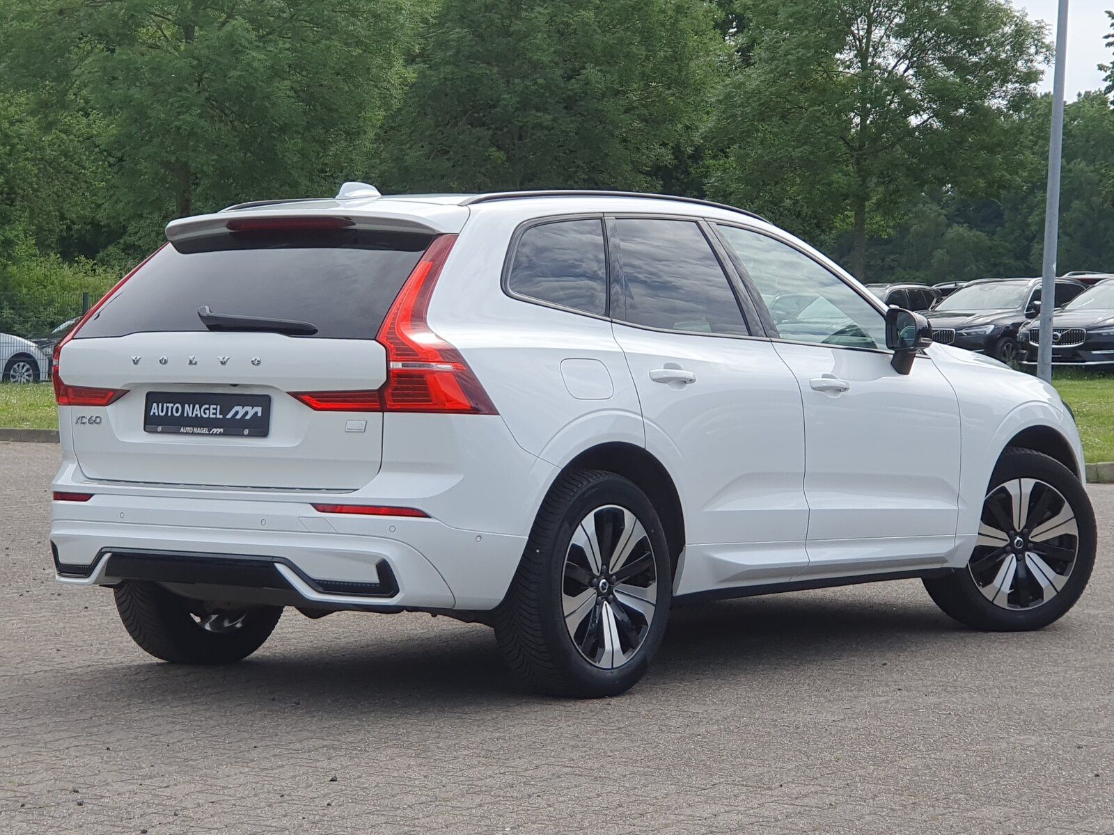 Volvo XC60 Recharge T6 R-Design PANO|