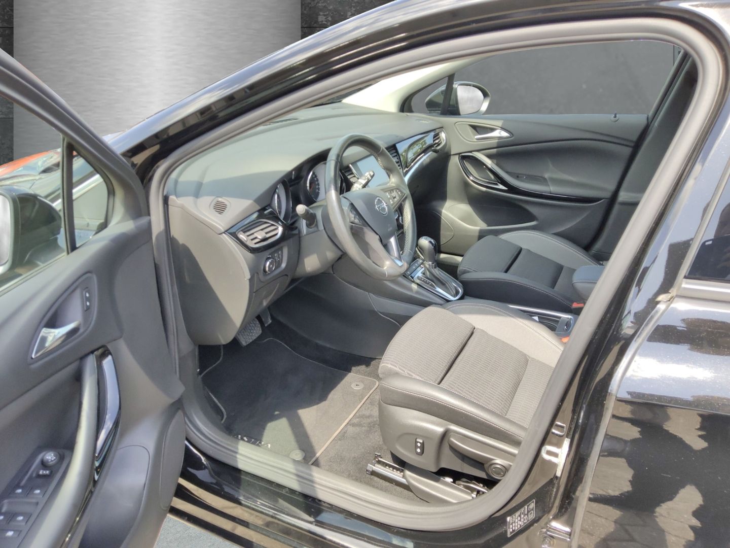 Opel Astra K Business Elegance - Samsaru's Car Outlet