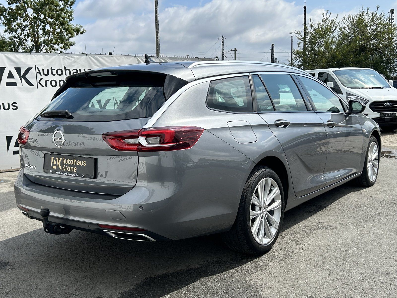 Opel Insignia 2.0 CDTI Business - Samsaru's Car Outlet