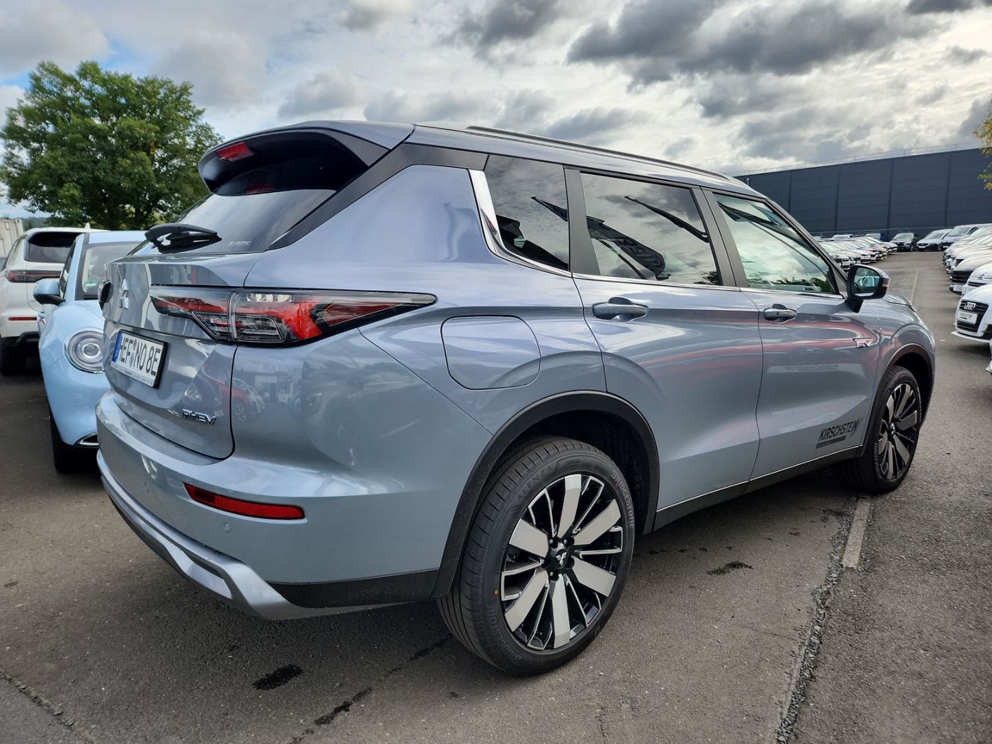 Mitsubishi Plug-in Hybrid Outlander Intro 4WD *neues Modell