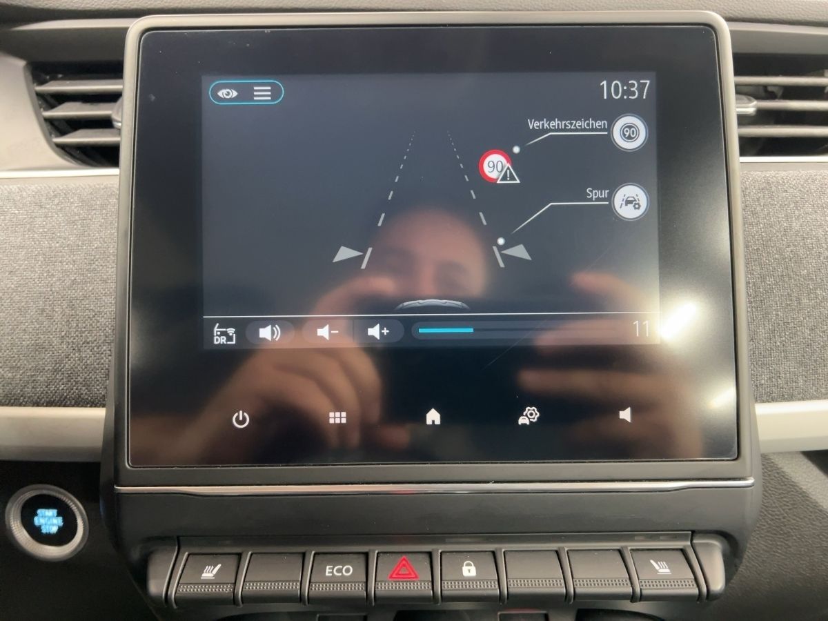 Renault ZOE EXPERIENCE R135 50kWh - Samsaru's Car Outlet