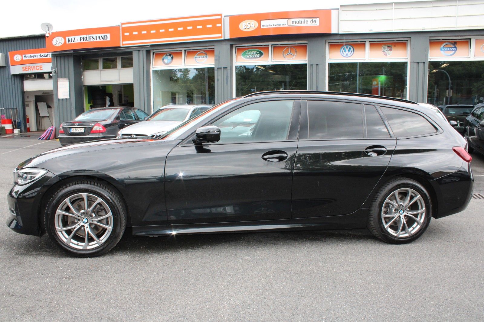 BMW 320 d Sport Line - Samsaru's Car Outlet